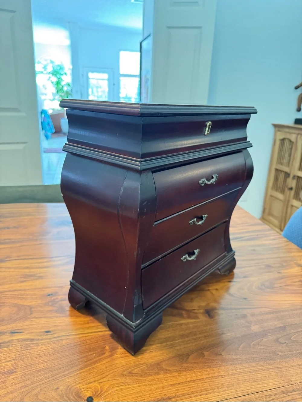 Large Vintage Wooden Bombe Style Jewelry Chest with Lift Up Top/Jewelry Box